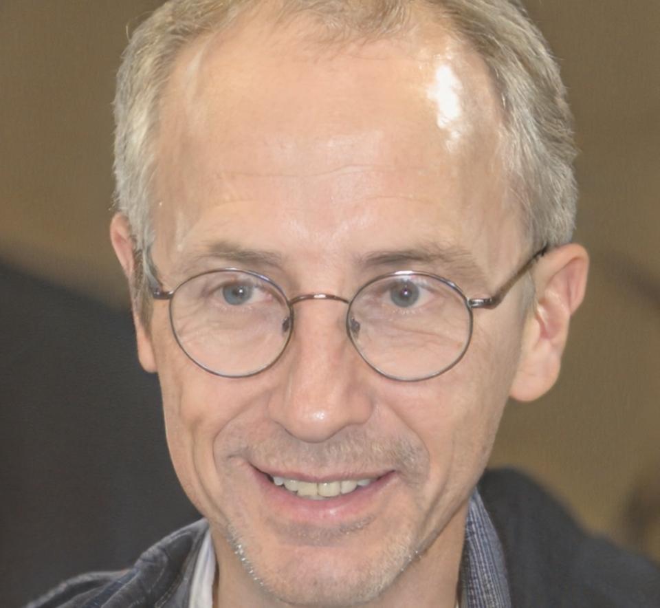 Portrait de Rémi Beaufort, expert en analyse financière